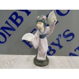 LLADRO GEISHA GIRL WITH 2 FANS 30 CM HIGH