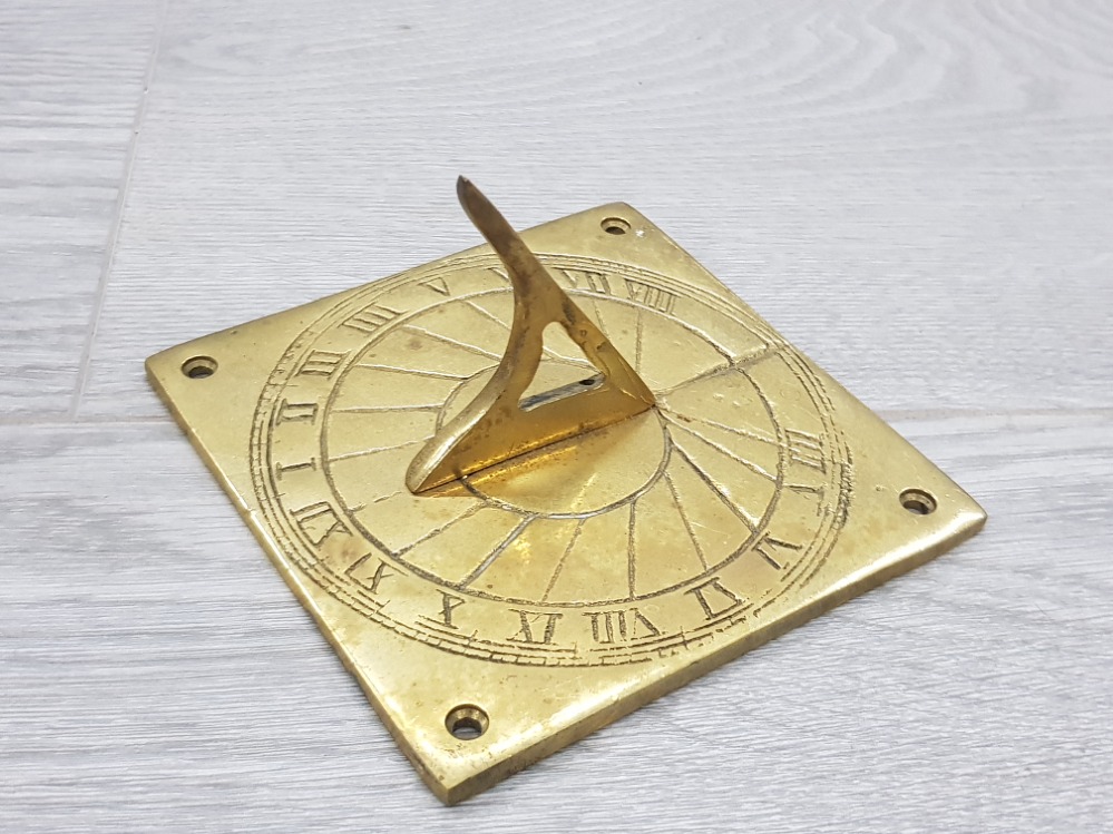 3 BRASS ITEMS INCLUDES A SWIVEL COMPASS CLOCK AND A SUNDIAL - Image 3 of 3