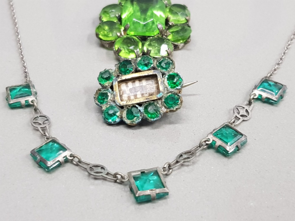 GREEN PASTE SET NECKLET PENDANT AND BROOCH - Image 4 of 4