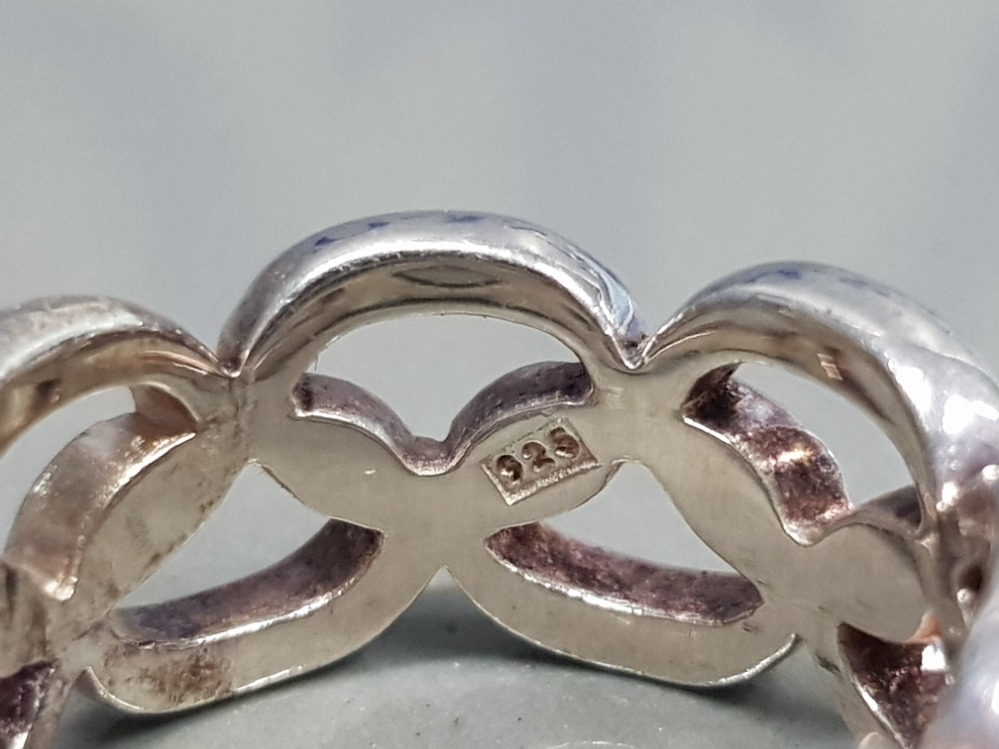 3 STERLING SILVER RINGS TOGETHER WITH 2 TITANIUM RINGS - Image 3 of 3