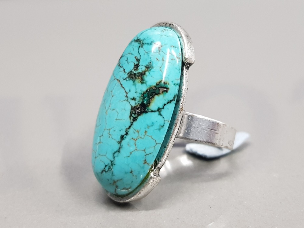 OVAL TURQUOISE SET METAL RING - Image 2 of 2