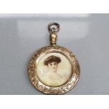 GOLD PLATED PERSPEX LOCKET WITH LEAF EDGE