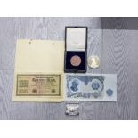 SMALL LOT OF VARIOUS COLLECTABLES INCLUDES USA 2011 LIBERTY DOLLAR COPY SCOTTISH UNIVERSITY MEDAL IN
