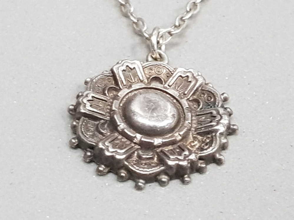 1890-91 BIRMINGHAM SILVER VICTORIAN ROUND PENDANT AND CHAIN 2.7G - Image 2 of 3