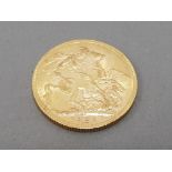 22CT GOLD 1926 KING GEORGE V FULL SOVEREIGN COIN STRUCK IN SOUTH AFRICA