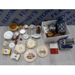 MIXED ITEMS INCLUDING CROFTON PASTA MACHINE BOXED, 2 ROYAL DOULTON MATSUMAI PLATES, 2 GRIMWADES