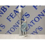 LLADRO FIGURE 5205 LAMPLIGHTER SIGNED AND DATED TO BASE SAS