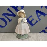 NAO BY LLADRO GIRL PINK DRESS BLUE APRON WITH HAT AND FLOWERS