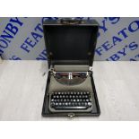 VINTAGE REMINGTON TYPEWRITER IN ORIGINAL CARRY CASE