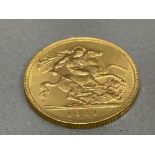 22CT GOLD 1931 FULL SOVEREIGN COIN STRUCK IN SOUTH AFRICA