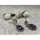2 SILVER PAIRS OF EARRINGS OPAL AND ANOTHER PURPLE STONE