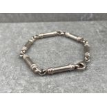 SILVER ORNATE BAR BRACELET WITH LOBSTER CATCH 12.2G