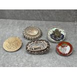 5 SILVER ORNATE BROOCHES 29.8G