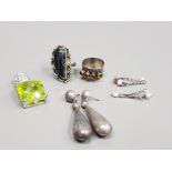 VARIOUS 925 SILVER ITEMS INCLUDES RINGS 2 PAIRS OF EARRINGS AND A PENDANT