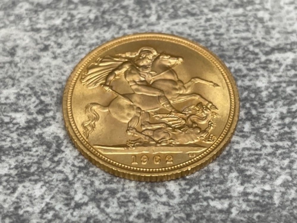 22CT GOLD 1962 FULL SOVEREIGN COIN