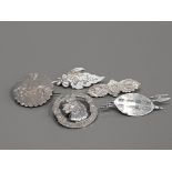 5 ASSORTED SILVER BROOCHES 26G GROSS