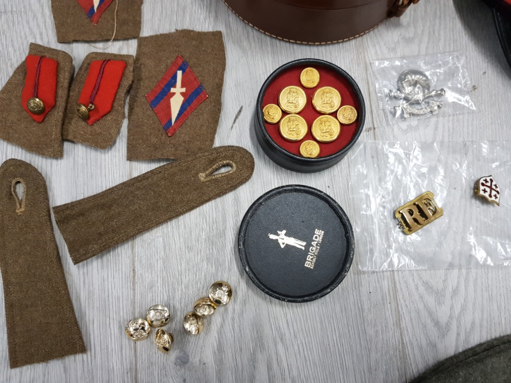 COLLECTION OF MILITARY MEMORABILIA INCLUDING AUSTRALIAN OFFICERS HATS ROYAL QUEENSLAND REGIMENT, - Image 4 of 10