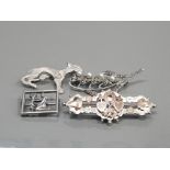 4 SILVER ORNATE BROOCHES 16.5G GROSS