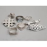 8 ASSORTED SILVER RINGS PENDANTS AND BROOCHES 42.6G GROSS