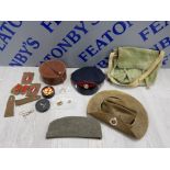COLLECTION OF MILITARY MEMORABILIA INCLUDING AUSTRALIAN OFFICERS HATS ROYAL QUEENSLAND REGIMENT,
