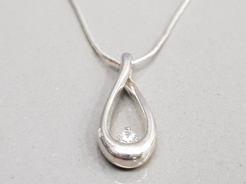 SILVER TEAR DROP STYLE PENDANT SET WITH A SINGLE CUBIC ZIRCONIA COMPLETE WITH A SNAKE CHAIN 4.7G - Image 2 of 4