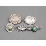 5 ORNATE SILVER BROOCHES 65.6G GROSS
