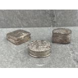 3 SILVER PATTERNED PILL BOXES 37.8G