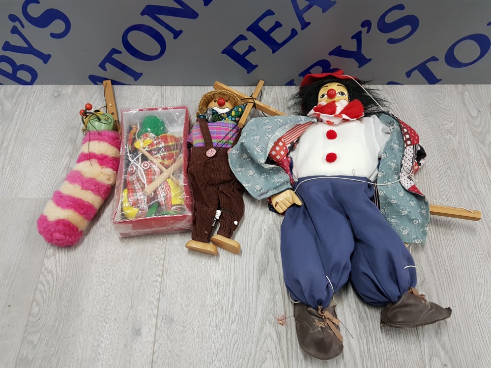 4 COLLECTABLE PUPPETS INCLUDING 3 CLOWNS AND 1 WORM ETC