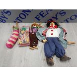 4 COLLECTABLE PUPPETS INCLUDING 3 CLOWNS AND 1 WORM ETC