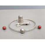 4 ASSORTED SILVER ITEMS INCLUDES BROOCH BANGLE EARRINGS 13.8G GROSS