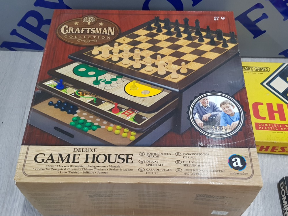 COLLECTION OF BOARD GAMES INCLUDING CRAFTSMAN COLLECTION, CHESS, DOMINO AND CARPENTER CALLUM ETC - Bild 2 aus 4