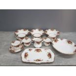 22 PIECES OF ROYAL ALBERT OLD COUNTRY ROSE TEA SERVICE