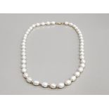 9CT YELLOW GOLD PEARL AND BEAD NECKLACE