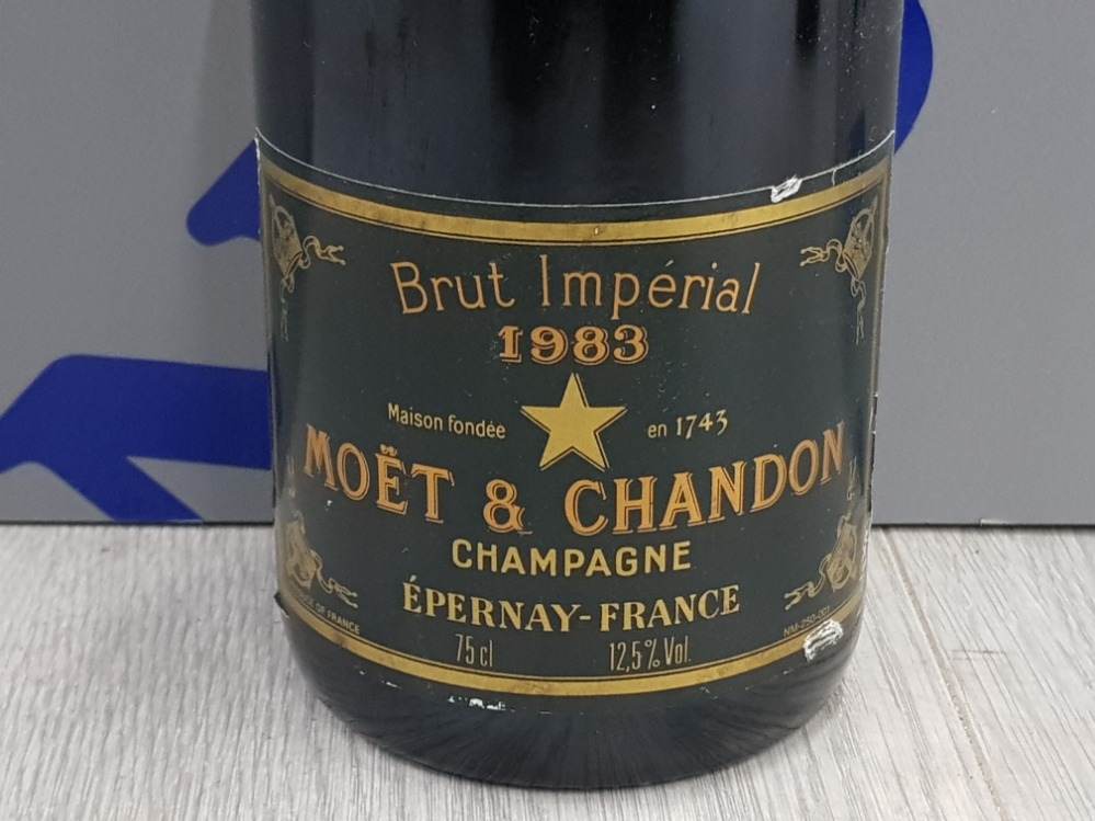 1983 MOET AND CHANDON VINTAGE BRUT CHAMPAGNE - Image 2 of 2