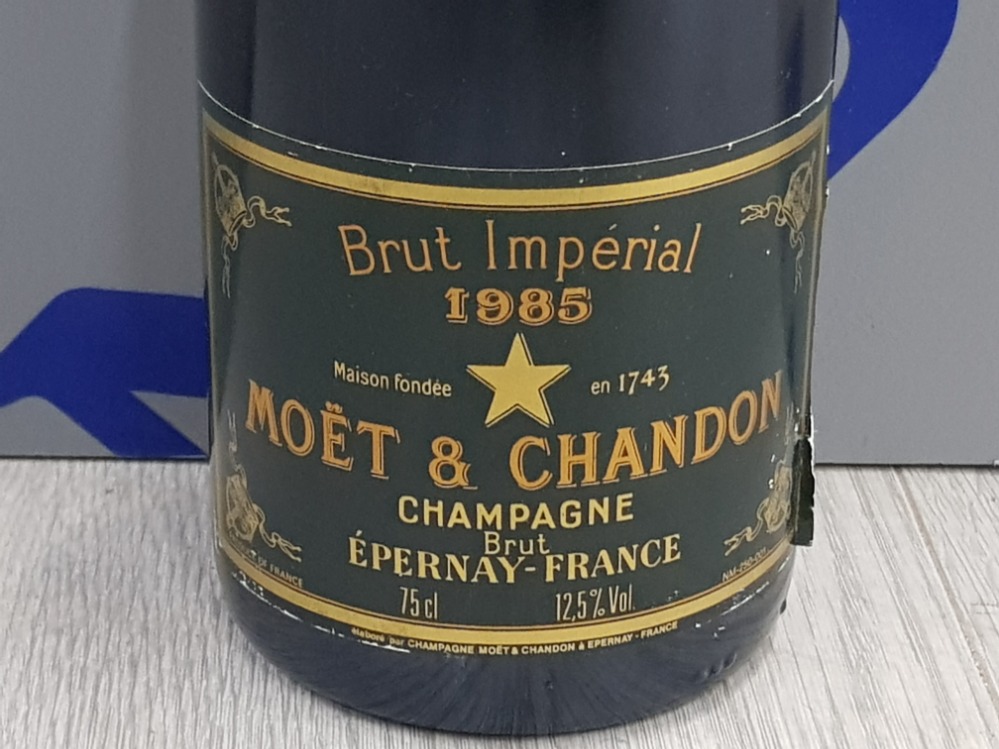 1985 MOET AND CHANDON VINTAGE BRUT CHAMPAGNE - Image 2 of 2