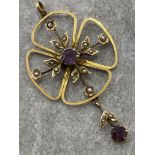 9CT GOLD LADIES ORNATE BROOCH/PENDENT FEATURING 12 PEARLS AND AMETHYST CENTRE STONE