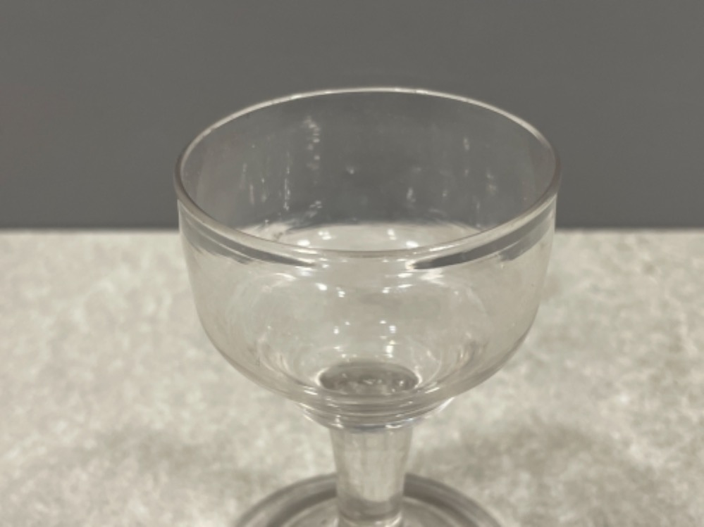 18TH CENTURY DRINKING GLASS PLAIN DOUBLE OGEE BOWL ON PLAIN STEM AND SEMI CONICAL FOLDED FOOT BASE - Image 2 of 3