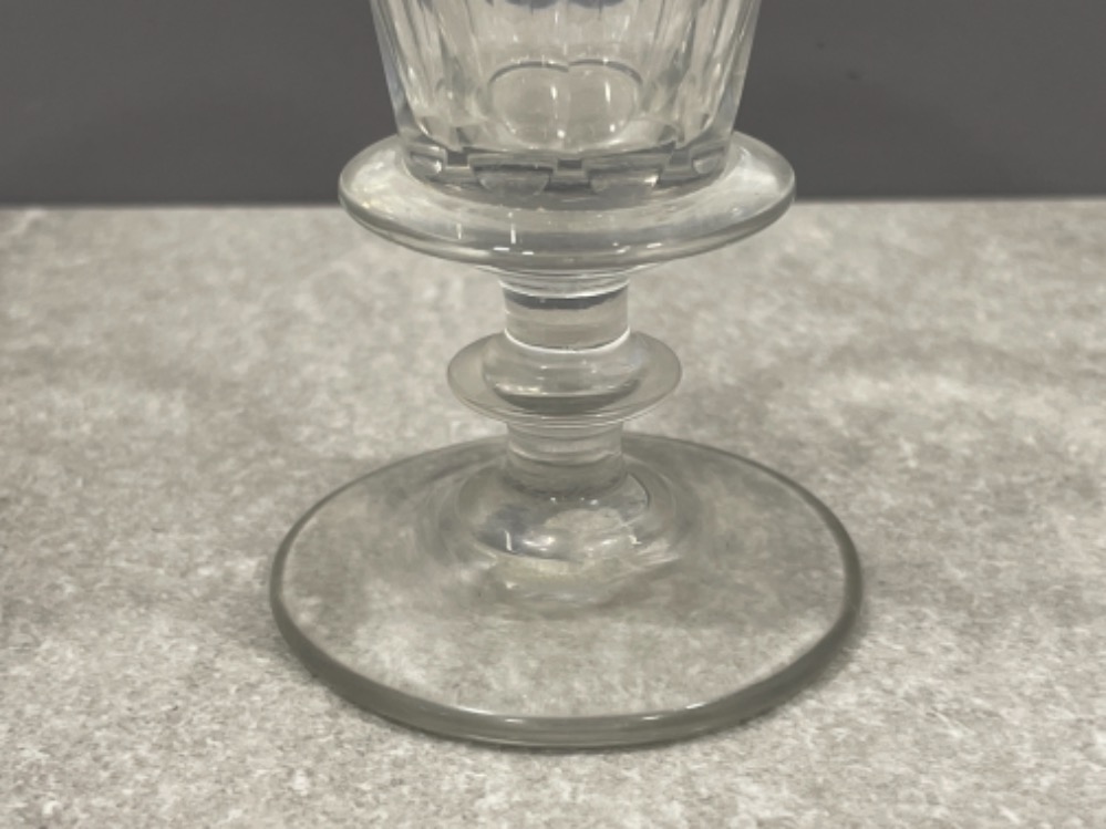 GEORGIAN WINE GLASS C1830 BLADE CUT FLARED FUNNEL BOWL WITH DOUBLE BLADE KNOP STEM THE TOP KNOP - Image 3 of 3