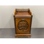 BEAUTIFUL OAK CARVED COAL SCUTTLE WITH BRASS HANDLES AND SHOVEL