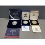 ROYAL MINT SILVER PROOF 1980 CROWN TOGETHER WITH ROYAL MINT SILVER PROOF 2000 QUEENS MOTHER CROWN