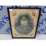 WW1 1914-18 PHOTO PRINT OF SOLIDER WITH HIGHLIGHTED LOGO'S OF GEORGE V IN COLOUR MARKED EUROPEAN