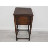 EARLY 20TH CENTURY OAK PLANT STAND WITH OPENING HINGED BOX TOP 37CM BY 78CM
