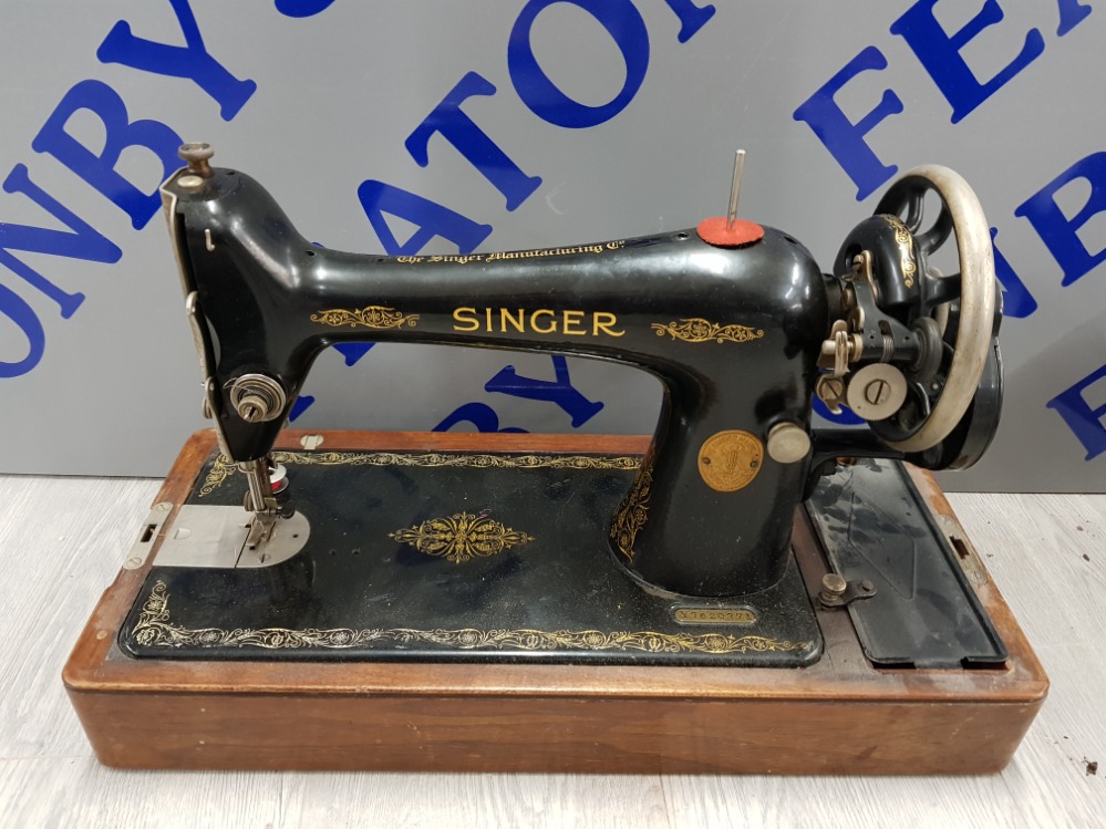 VINTAGE SINGER SEWING MACHINE - Bild 2 aus 7