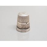 SILVER THIMBLE WITH HONEYCOMB AND FLOWER DESIGN 5.4G GROSS