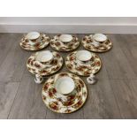 26 PIECES OF ROYAL ALBERT OLD COUNTRY ROSES CHINA INCLUDES 6 PLACE SETTING AND SALT AND PEPPER