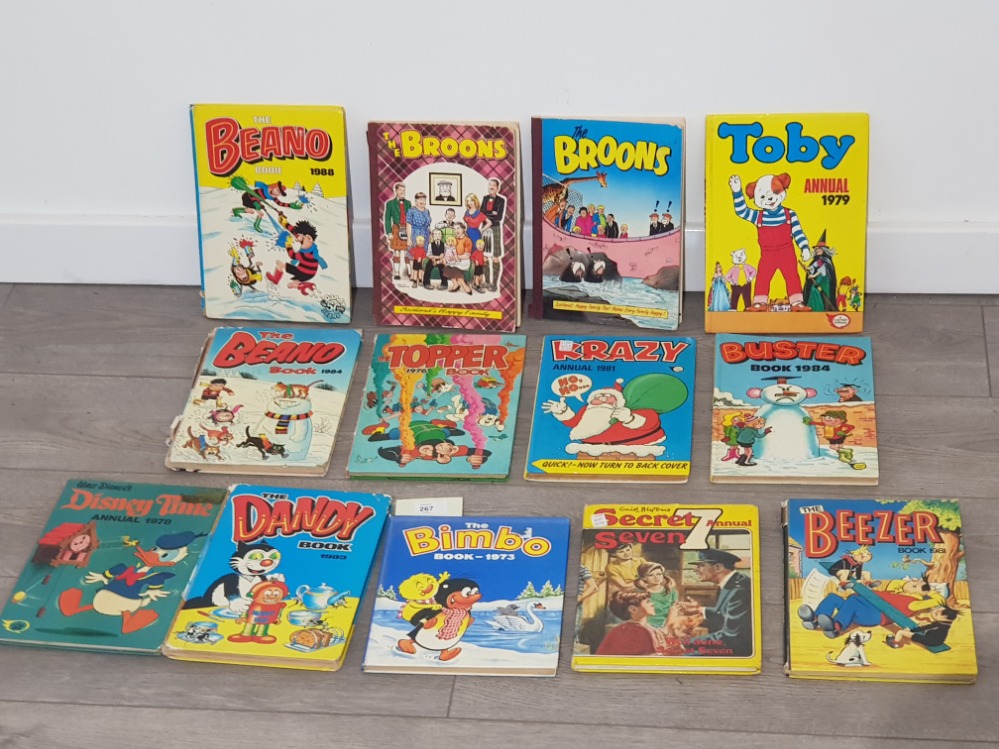 COLLECTION OF VINTAGE ANNUAL BOOKS INCLUDING THE BEANO 1988, 1984, THE BROONS , DANDY AND BEEZER