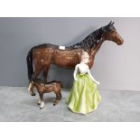 A LARGE BESWICK HORSE TOGETHER WITH ONE OTHER HORSE FIGURE PLUS A FIGURE FROM LEONARDO COLLECTION