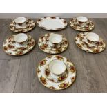 24 PIECES OF ROYAL ALBERT OLD COUNTRY ROSES CHINA
