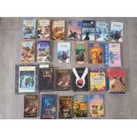 APPROXIMATELLY 24 CLASSIC SOFT BACK FICTION BOOKS INCLUDING TERRY PRATCHETT, ROALD DAHL, J.K ROWLING