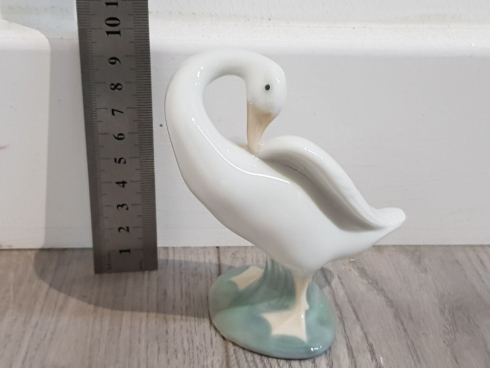 Small lladro swan figure 10 cm high - Bild 4 aus 4